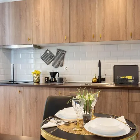 Raul Romero , Center And Apartment